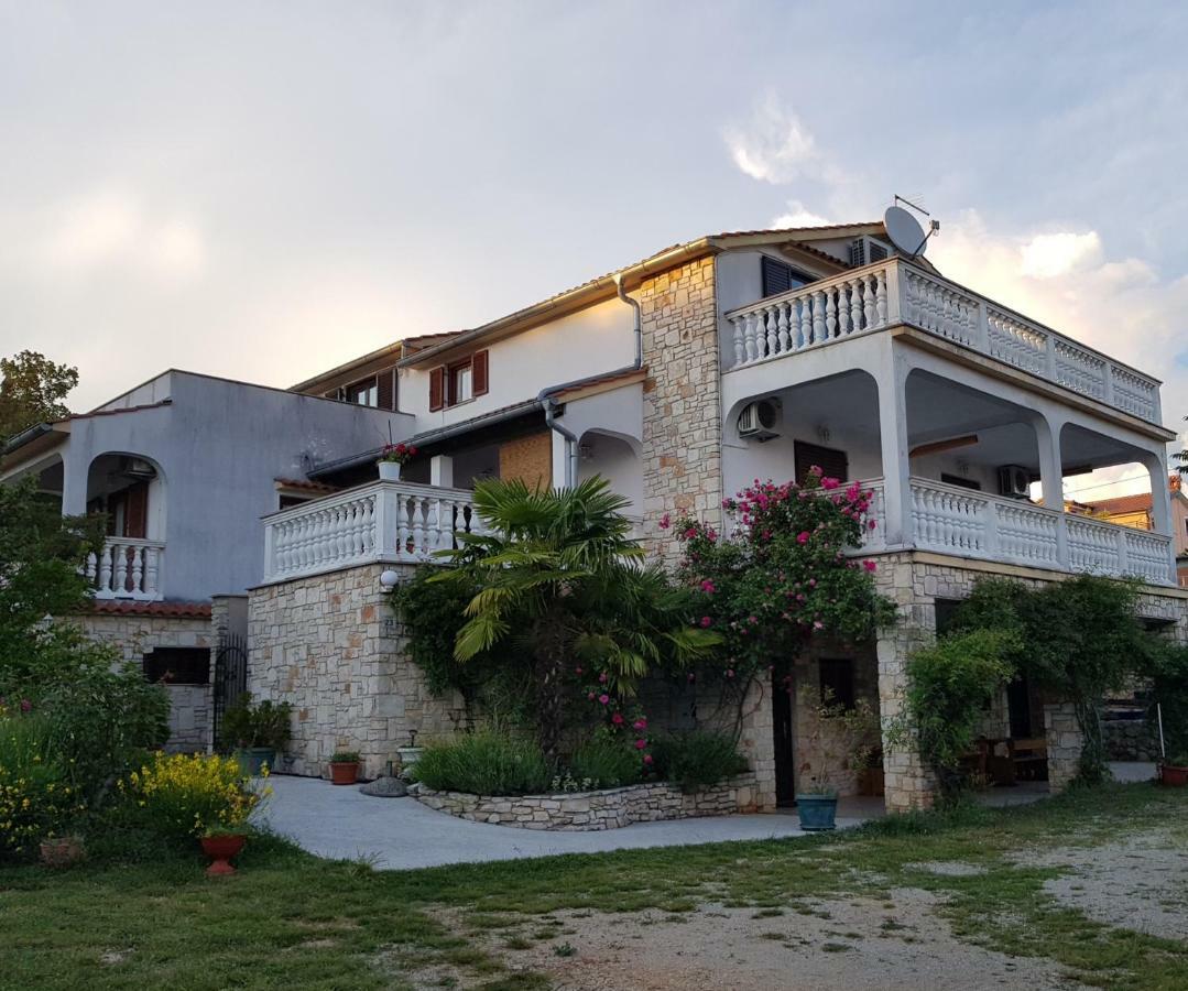 Nada And Family Apartman Rovinjsko Selo Kültér fotó
